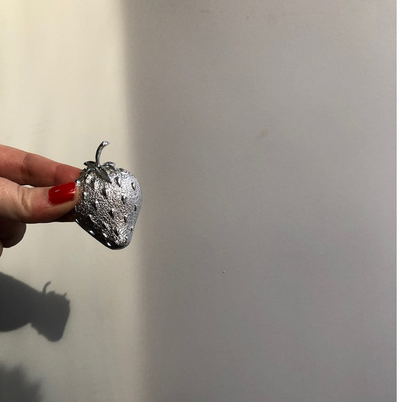 Silver Stawberry Pin - Picture 2 of 2